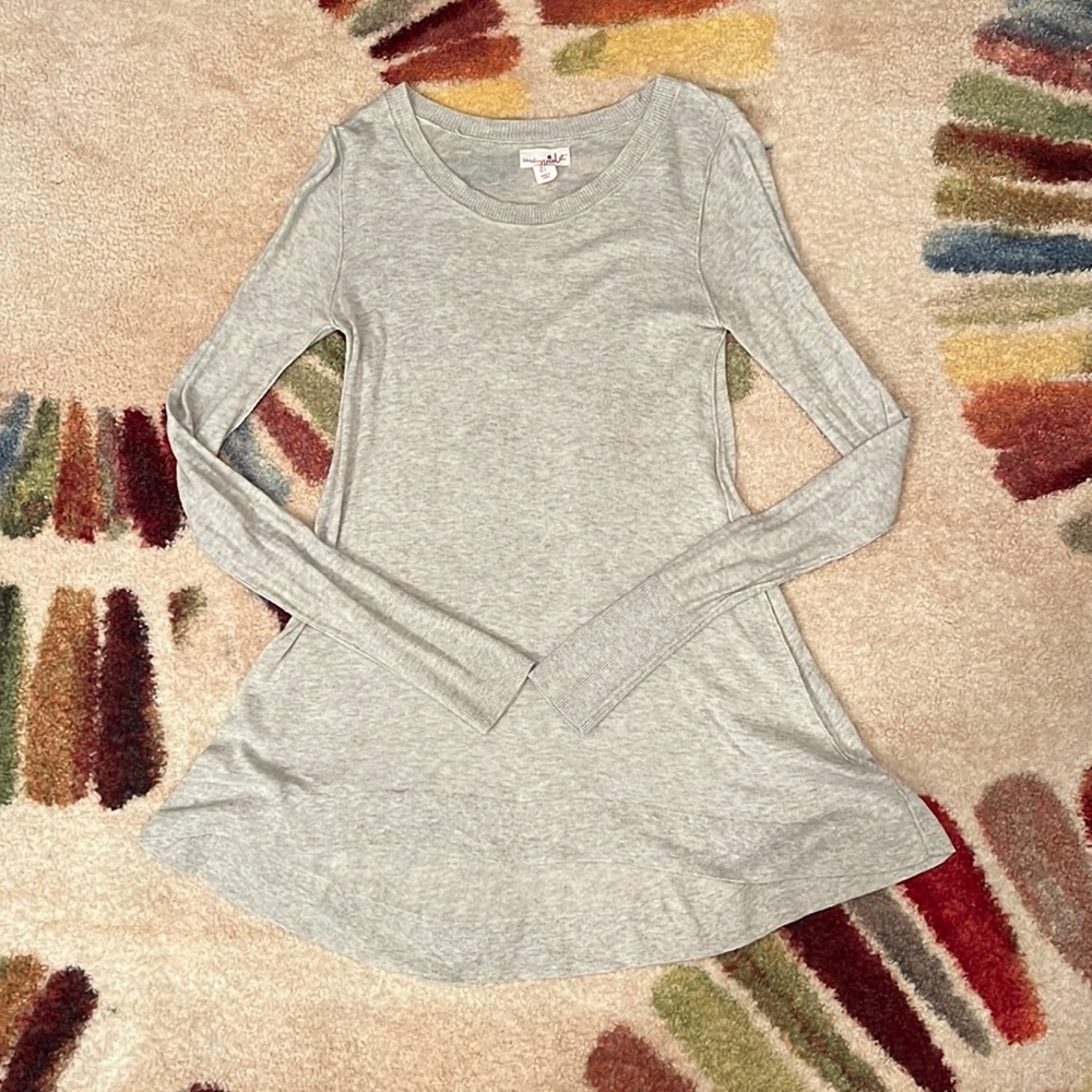 Shrinking Violet light grey sweater tunic